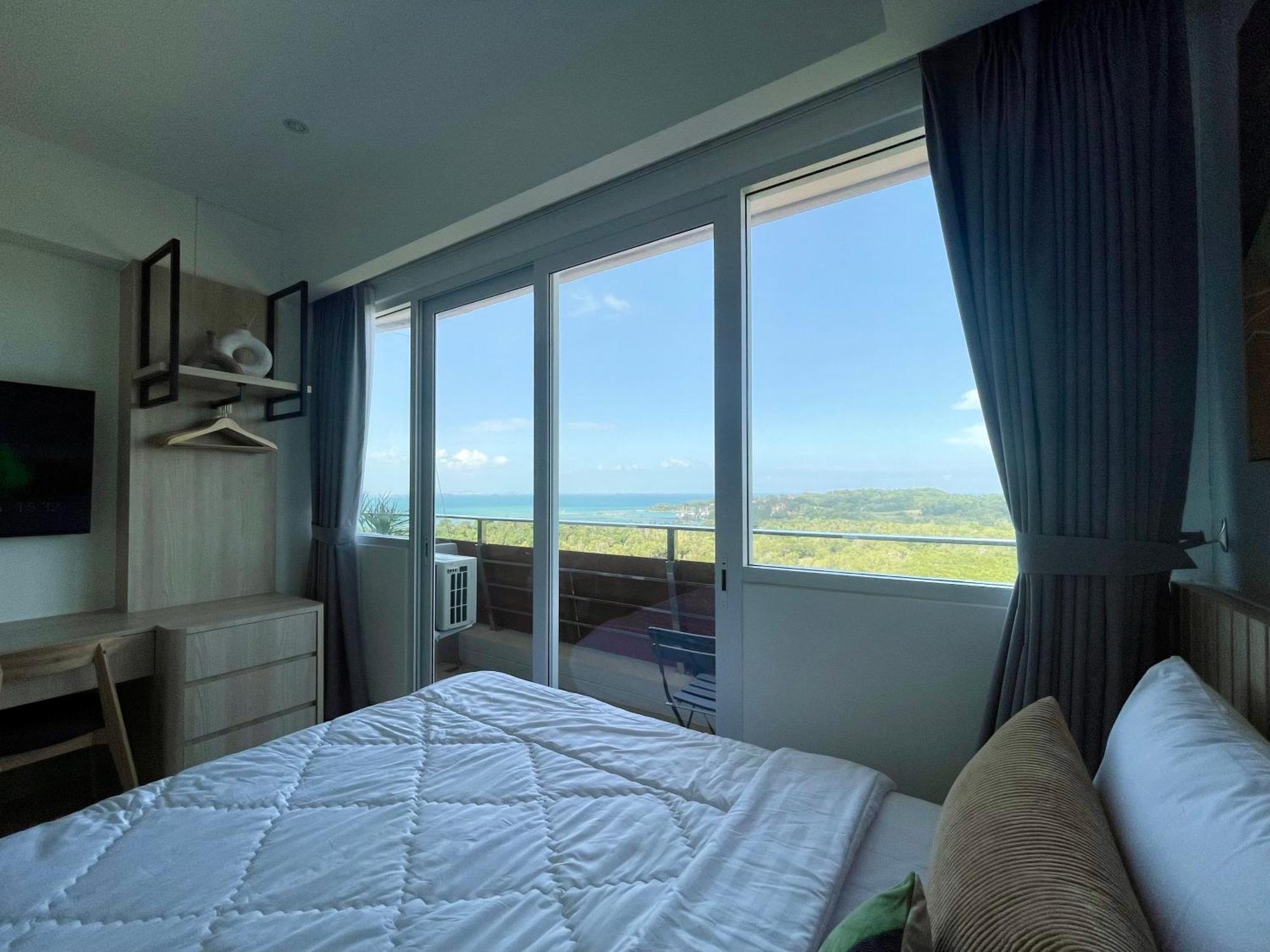 Sea View At Nuvasa Bay Kalani Tower In Nongsa Area Apartment Batam