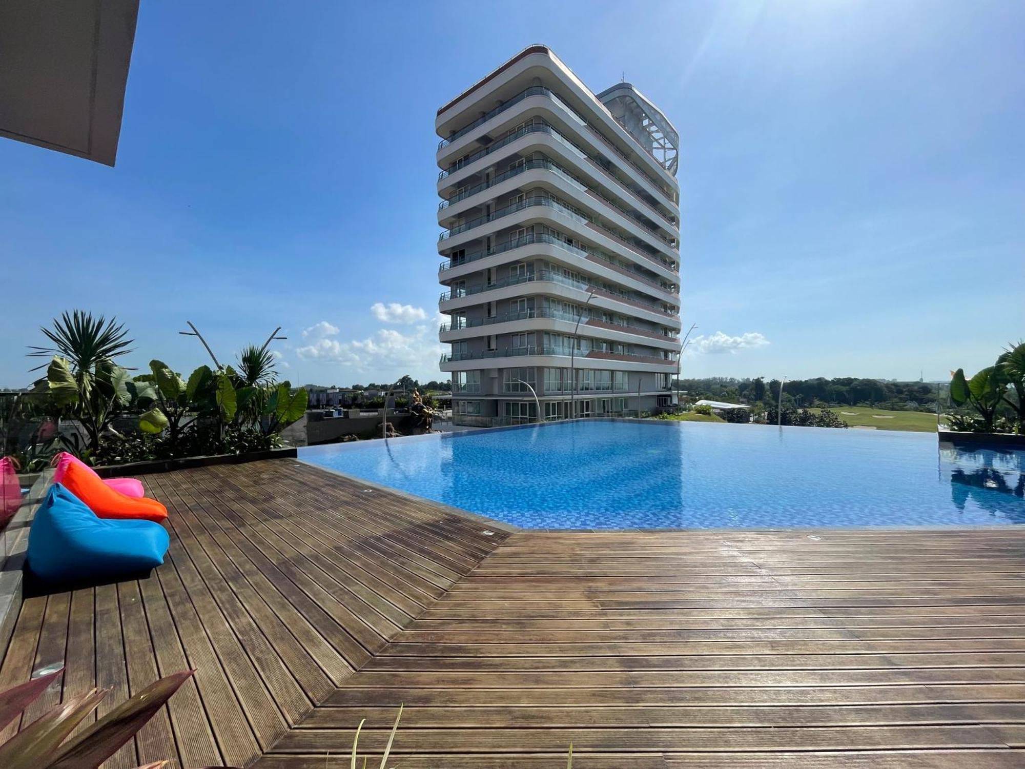Sea View At Nuvasa Bay Kalani Tower In Nongsa Area Apartment