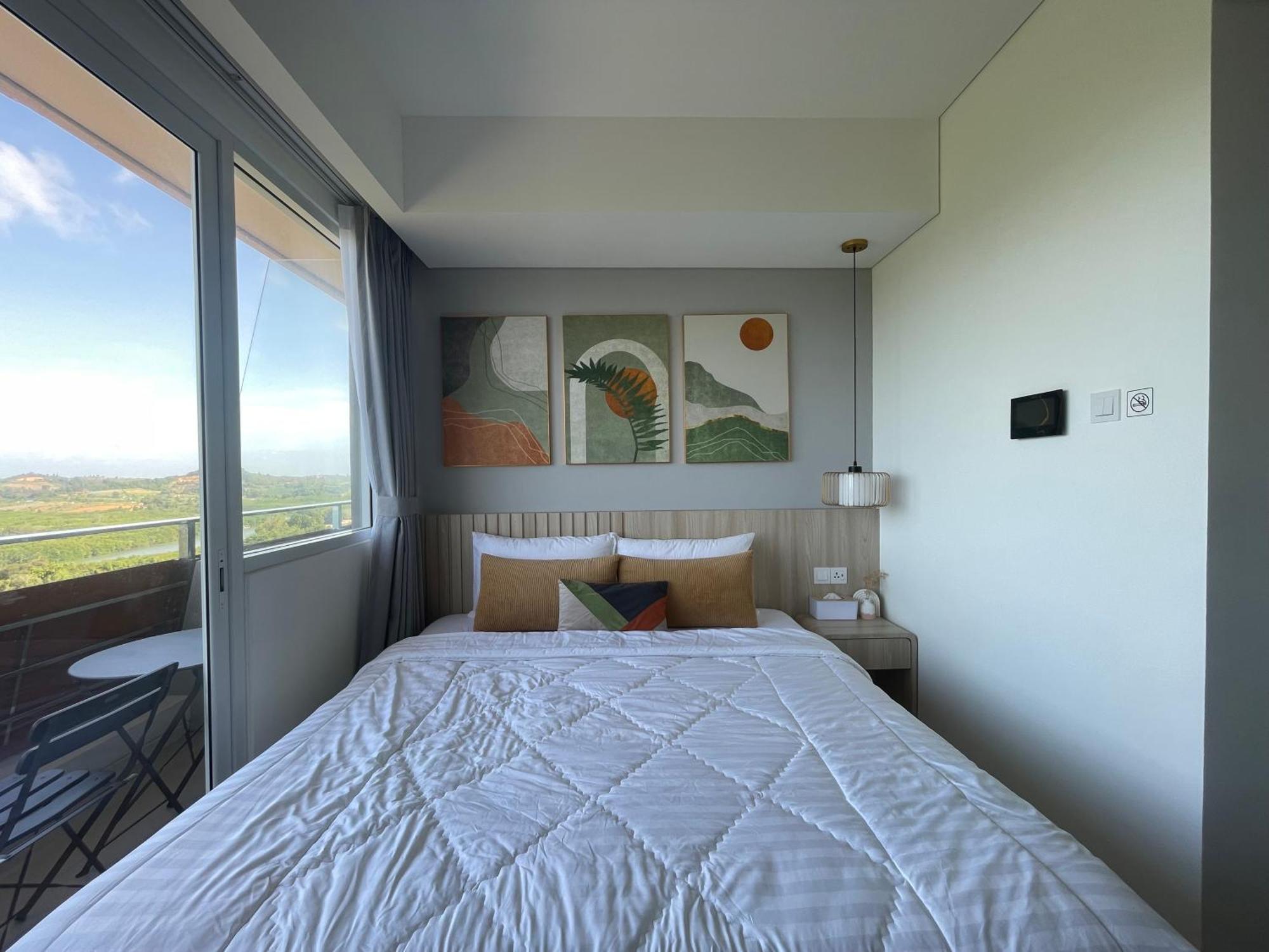 Sea View At Nuvasa Bay Kalani Tower In Nongsa Area Apartment