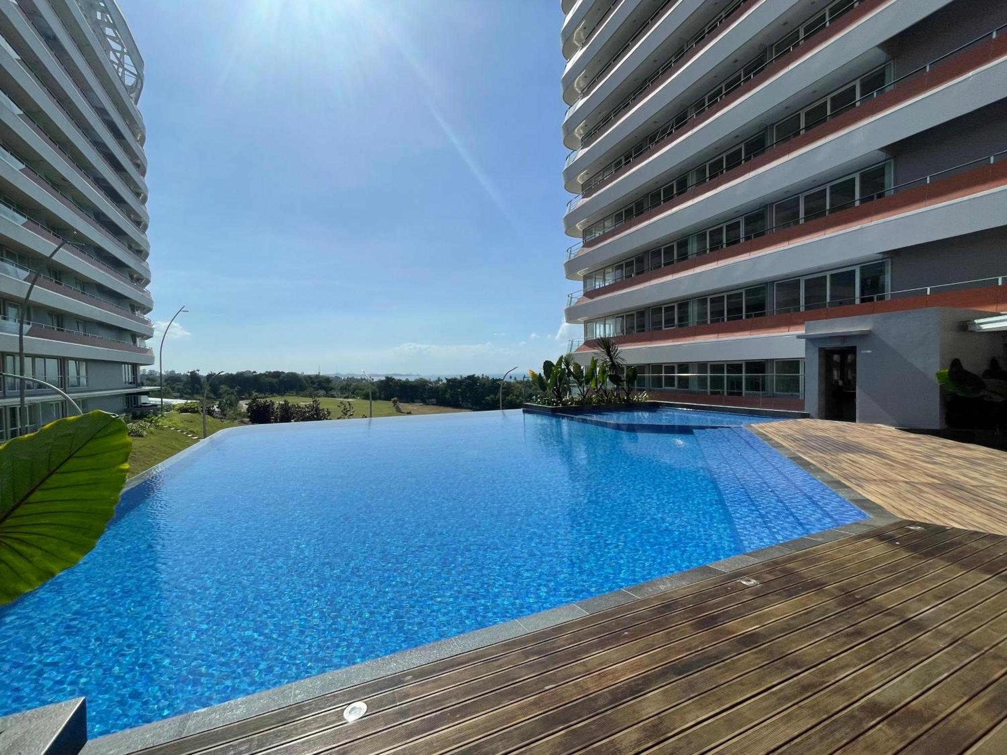 Sea View At Nuvasa Bay Kalani Tower In Nongsa Area Apartment Batam