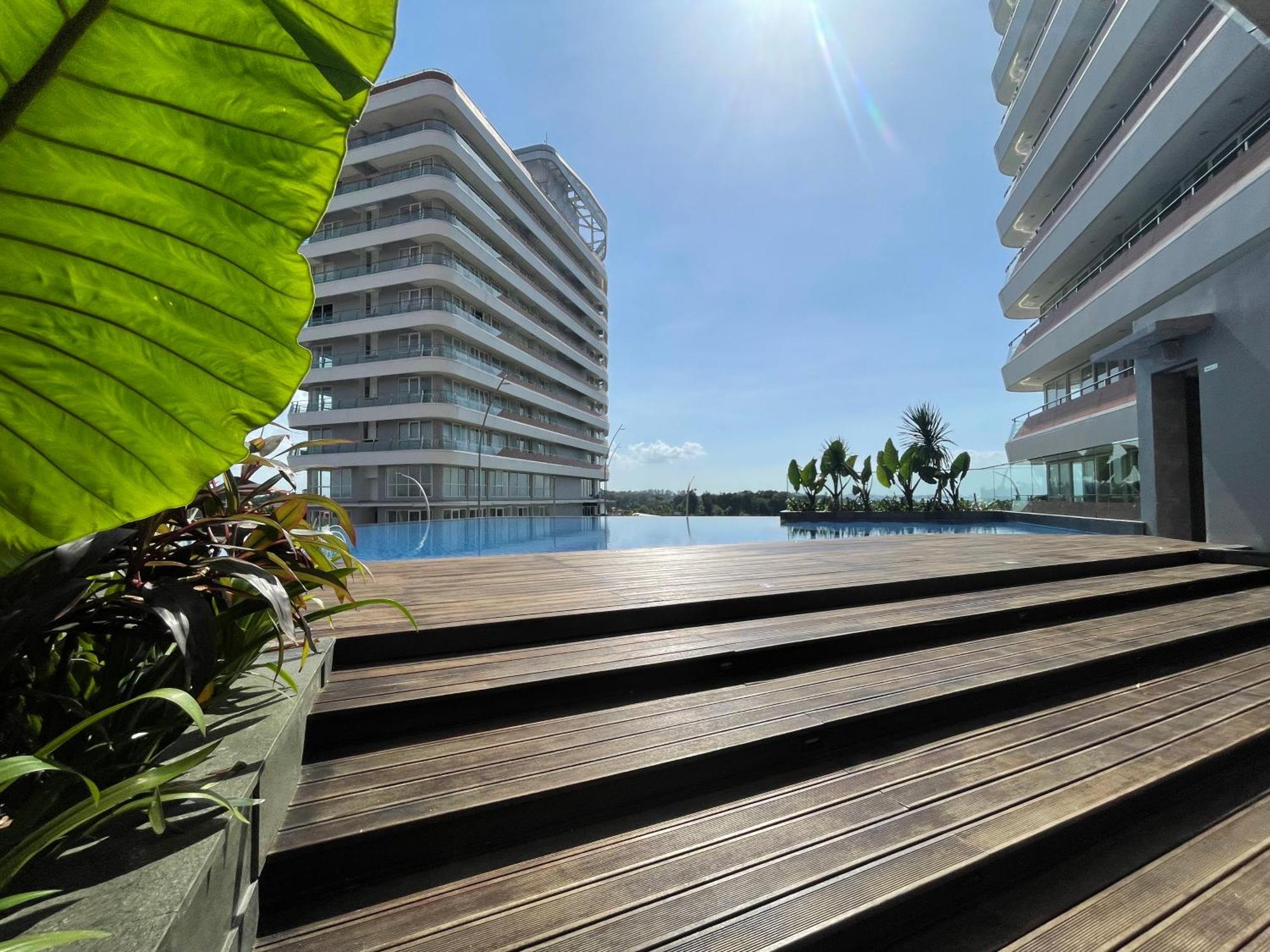 Sea View At Nuvasa Bay Kalani Tower In Nongsa Area Apartment Batam